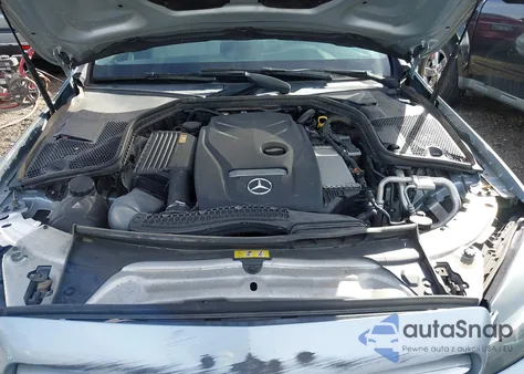 2017 Mercedes-Benz C 300 z USA, uszkodzony, nr VIN 55SWF4JB1HU190421